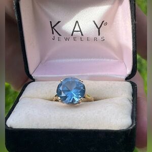Vintage 9k Gold Stunning Zeeta Blue Topaz 9k Yellow Gold Estate Ring Size 6 1/2